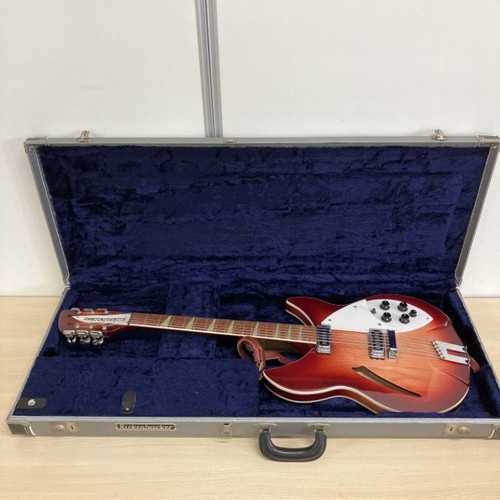 Rickenbacker 360 v64 - v64, 1997